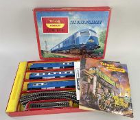 RS52 TRIANG HORNBY HO/OO GAUGE 'THE BLUE PULLMAN' SET, including track, boxed, and two brochures