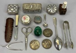 SILVER, WHITE METAL, COIN & OTHER COLLECTABLES GROUP to include a pair of wishbone sugar nips,