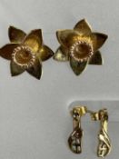 CLOGAU GOLD EARRINGS, 2 PAIRS - to include a 'Tree of Life' pair, 1.2grms, 15mm L and a 'Daffodil'