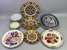 MIXED PORCELAIN & POTTERY PLATES, ETC - to include a 26.5cms diameter 1128 pattern Royal Crown Derby