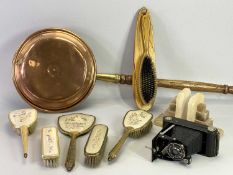 MIXED COLLECTABLES GROUP - to include a copper long handled warming pan, pair of onyx bookends,