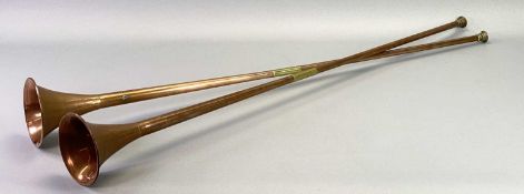 MATCHING PAIR OF VINTAGE COPPER & BRASS HUNTING HORNS - 96cm lengths