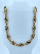9CT GOLD OVAL & BRICK LINK NECKLACE, 42.5cms long, 25.9gms Provenance: private collection Bridgend