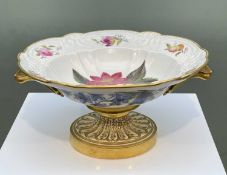 FINE & RARE SWANSEA PORCELAIN TAZZA circa 1815-1817, circular with lobed rim, upturned double-