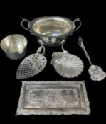 ASSORTED SILVER TABLE WARE, including George V silver sugar bowl with inscription, scallop shell