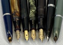 VINTAGE WATERMAN'S 512 V FOUNTAIN PEN, gold marbled with 14K gold nib, vintage Parker fountain