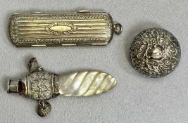 EDWARDIAN CIRCULAR SILVER PATCH BOX, with embossed decoration, Birmingham 1904, maker William