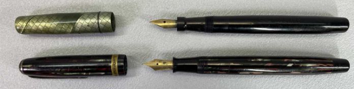 VINTAGE FOUNTAIN PENS (2) including a Parker Duofold Vacumatic, red and pearl striped case with
