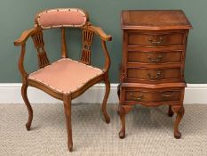 AN ELEGANT REPRODUCTION SERPENTINE FRONTED NARROW CHEST OF FOUR DRAWERS - 79cms H, 41cms W, 33cms