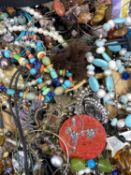 VINTAGE & LATER COSTUME JEWELLERY, a good mixed tray