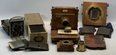 AN E & T UNDERWOOD ANTIQUE MAHOGANY CASED PLATE CAMERA - The 'Instanto Underwoods Patent' (