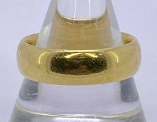 WIDE 22CT GOLD WEDDING BAND - Size R, 8.9grms