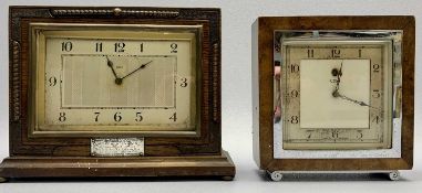 AN ART DECO SMITH ELECTRIC BURR WALNUT & CHROME CASED MANTEL CLOCK - 16cms H, 15cms W, 6cms D, and