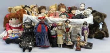 DOLLS & TEDDY BEARS - various collectors to include Dolls of the World, Harrods 2000 Teddy Bear, one