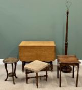 FURNITURE ASSORTMENT (5) to include oak gate leg table on turned and block supports, 73cms H, 122cms