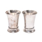 Ein Paar Becher. Schweiz, 20. Jh., Jezler | Silber.