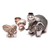 Drei Kerzenleuchter. Silber, Turbanschneckenhaus, Rochenhaut.
