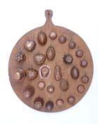 Großes Tablett mit 26 Förmchen