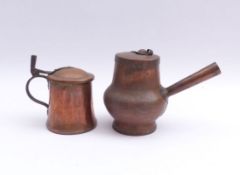 Stielgefäß und kleiner Krug