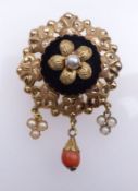 Onyx-Perl-Brosche, Um 1880