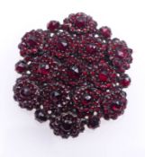Granat-Brosche, Um 1880