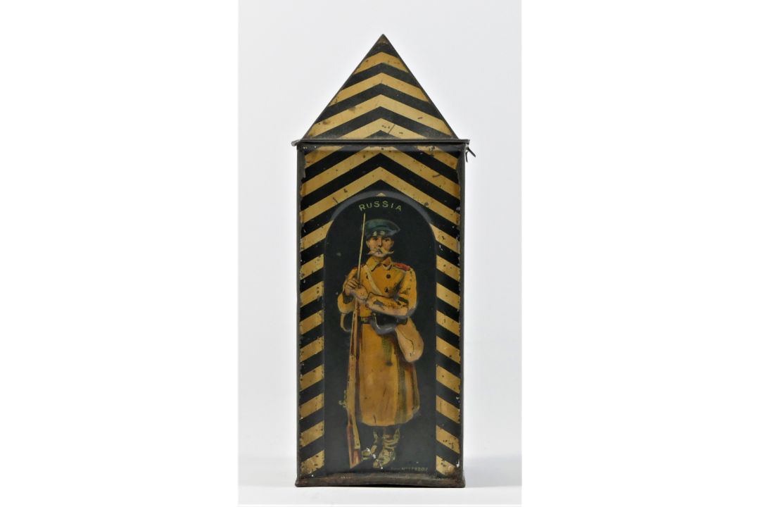 An early 20th century Huntley & Palmer Biscuit Tin, modelled as a sentry box, each face depicting - Image 3 of 6