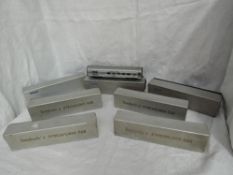 Seven Tenshod HO scale Santa Fe American Outline Coaches, all boxed, 400, 401, 402, 404 x3 and 406