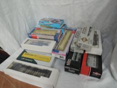 A collection of 18 HO scale items of Rolling Stock including Walthers, Kato, Proto, Inter Mountain
