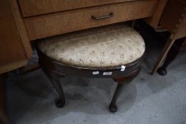 An early 20th Century dressing table mirror on Queen Anne style legs