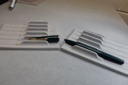 A Parker 17 vacuum fill fountain pen in green with single band to the cap. Approx 13.3cm