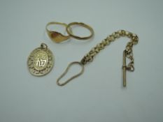 Four small pieces of 9ct gold including wedding band, signet ring, safety chain with T bar and