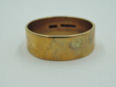 A gent's 9ct rose gold wedding band, size W & approx 4.8g