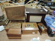A selection of small jewellery cases and boxes also smokers humidor