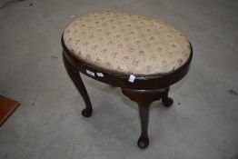 An early 20th Century dressing table mirror on Queen Anne style legs