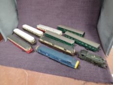 A collection of 00 gauge comprising, Triang SR Electric three item train, five Lima & Feischmann GWR