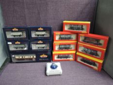 Seven Hornby 00 gauge Wagons, NE 20 Ton Hopper R6125 x 6 and 20 Ton Wagon M730708 along with four