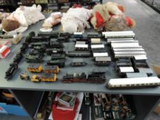 A large collection of 00 gauge including Triang 4-6-2 Britannia Loco & Tender, Hornby 2-8-0 Great