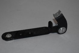 A Leica CTOOM flash bracket and a FINOT cable release