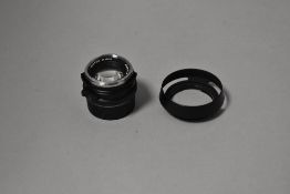 A Voigtlander Norton Classic 40mm F1,4 lens and a Voigtlander LH-5 hood in original boxes