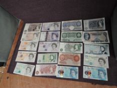A collection of mainly uncirculated Bank of England Banknotes, Ten Shillings JS Fforde C01N