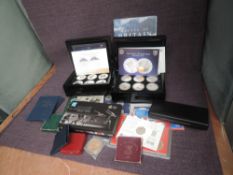 A collection of modern Crowns and Medallions in boxes, Countdown to London Five Pounds, 2009/2010/