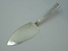 A Georg Jensen silver cake slice in the Bernadette pattern, bearing marks 1933 - 44, approx 91g