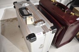 A Leica Prodovit P600 slide projector I alloy case