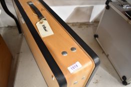 A Compact adjustable projector table