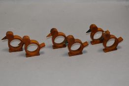 Six 1930s early plastic butterscotch coloured novelty Dickie bird napkin rings.