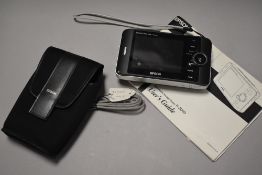 An Epson P2000 Multimedia storage viewer with manual