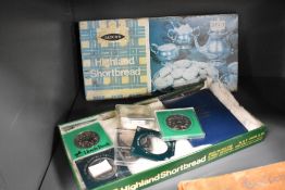 An assortment of collectable coins including Silver Jubilee interest.
