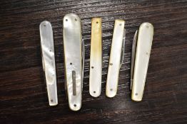 A group of Five early 20th century Mother-of-Pearl mounted and steel bladed pocket knives.