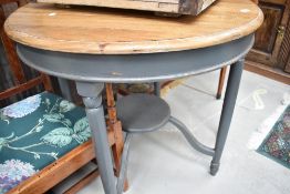 A part painted circular top occasional table. Diameter approx. 80cm