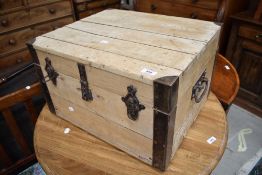 A rustic travel crate, approx. 53 x 45 x 33cm